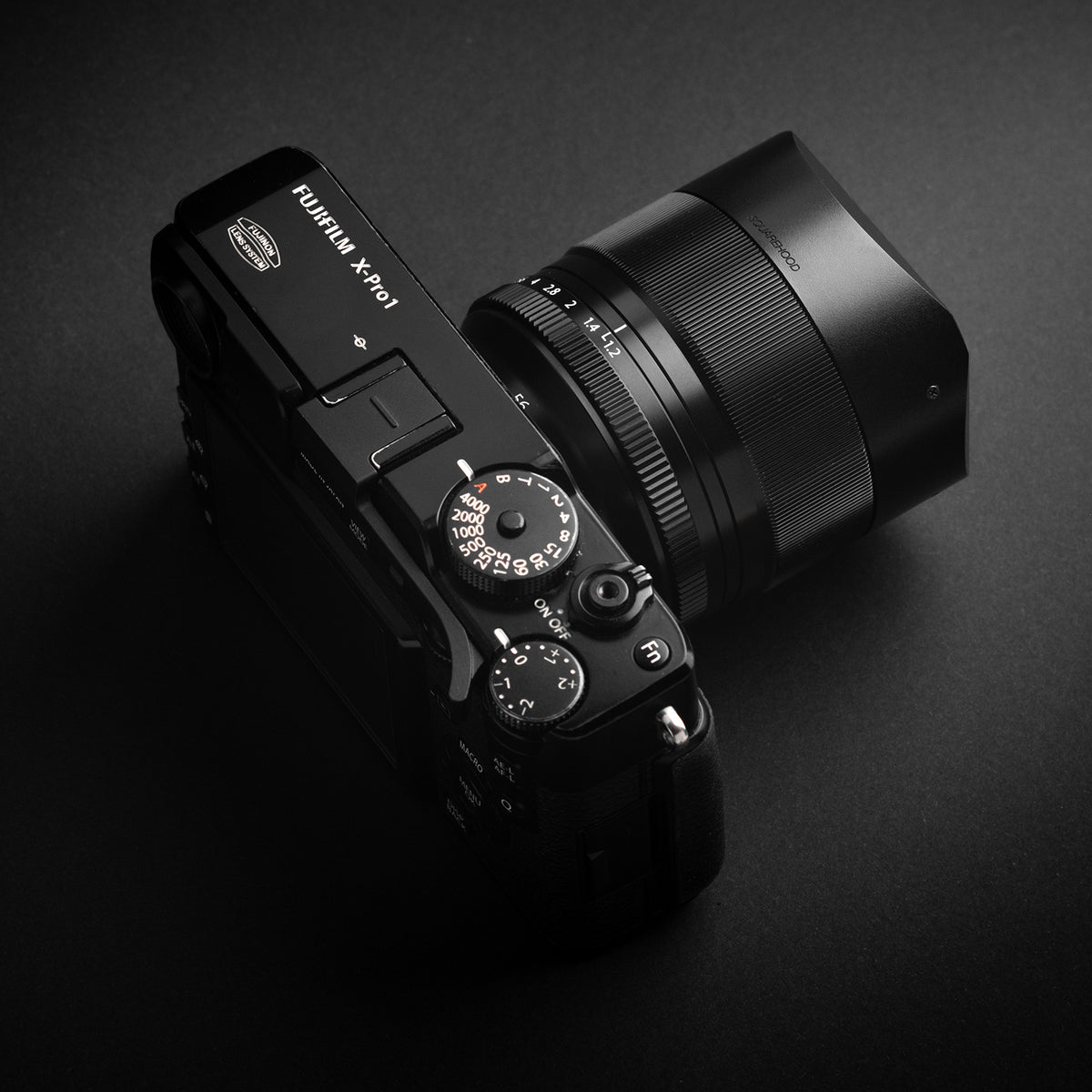 XF 56mm f1.2 R – Squarehood