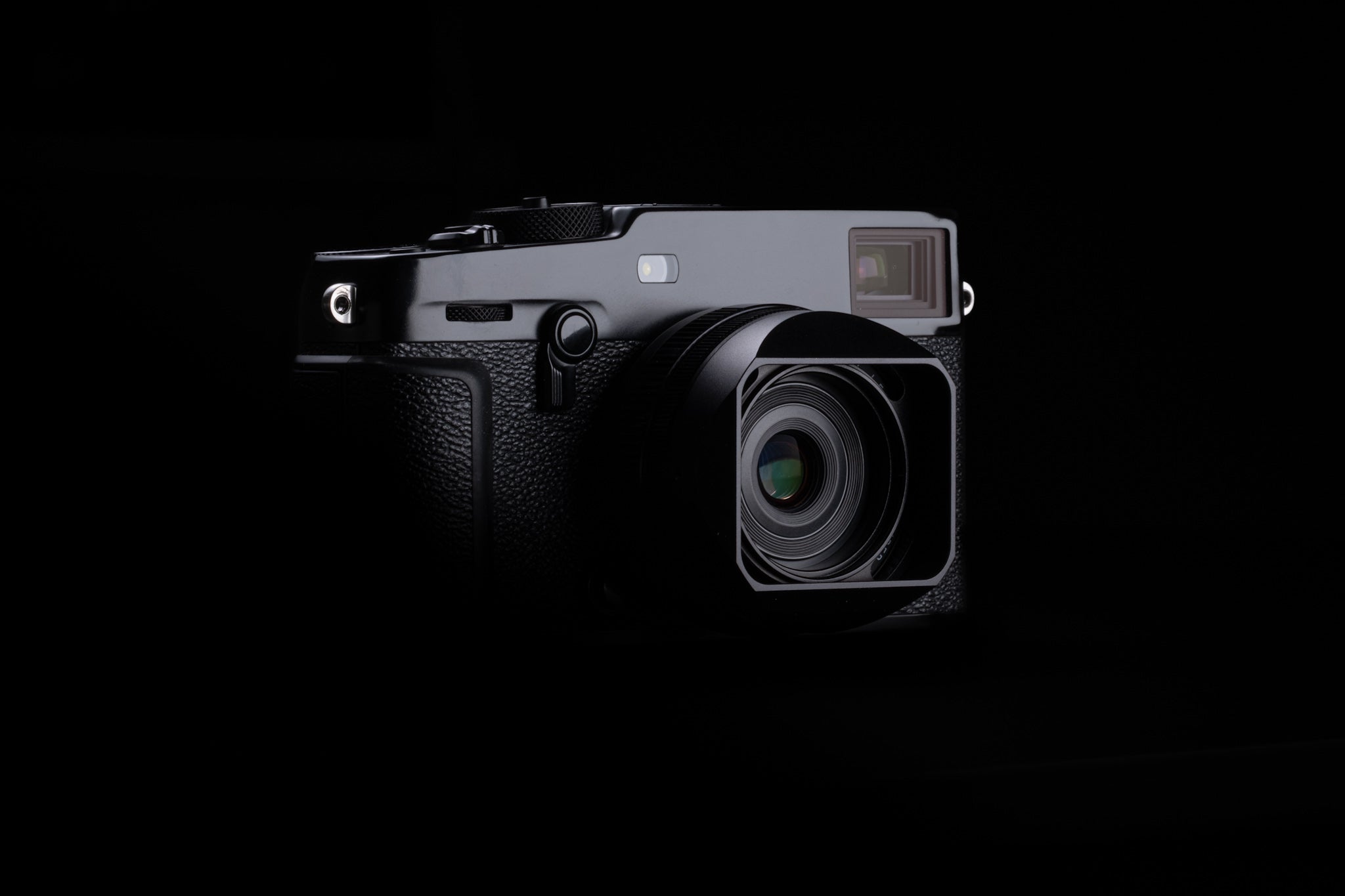 XF 23mm f2.8 r wr – Squarehood