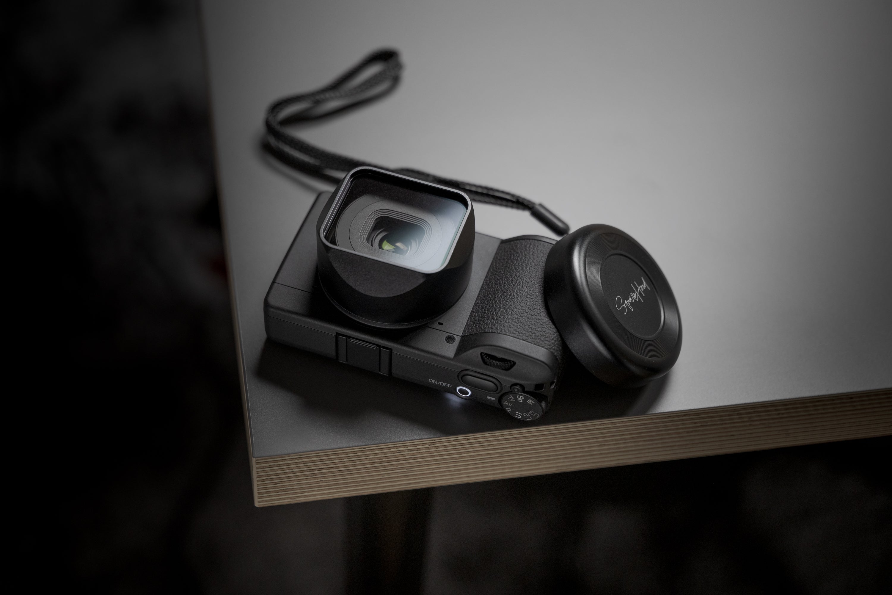 Ricoh GRIV V2 – Squarehood